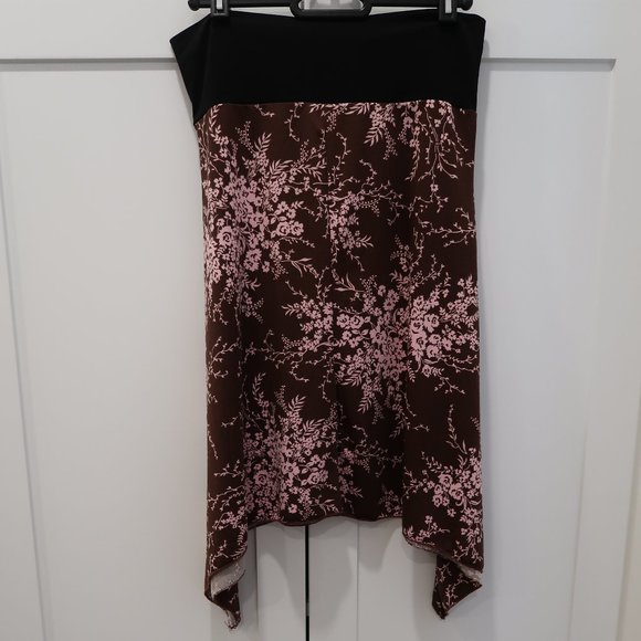 Asymmetrical Skirt - Picture 2 of 3